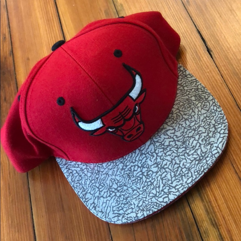 Red Chicago Bulls Hat‼️🐃
